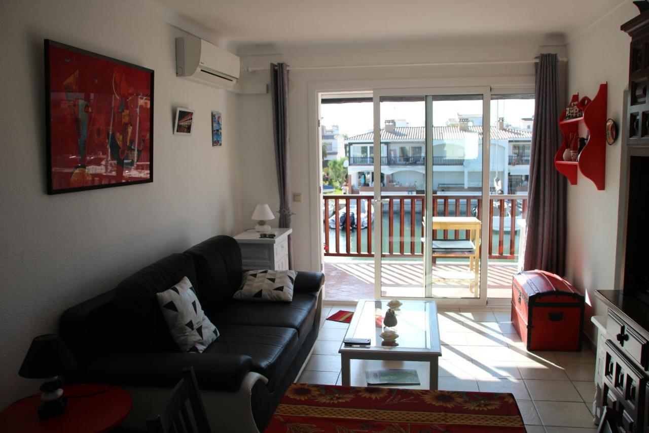 Empuria Appartement *